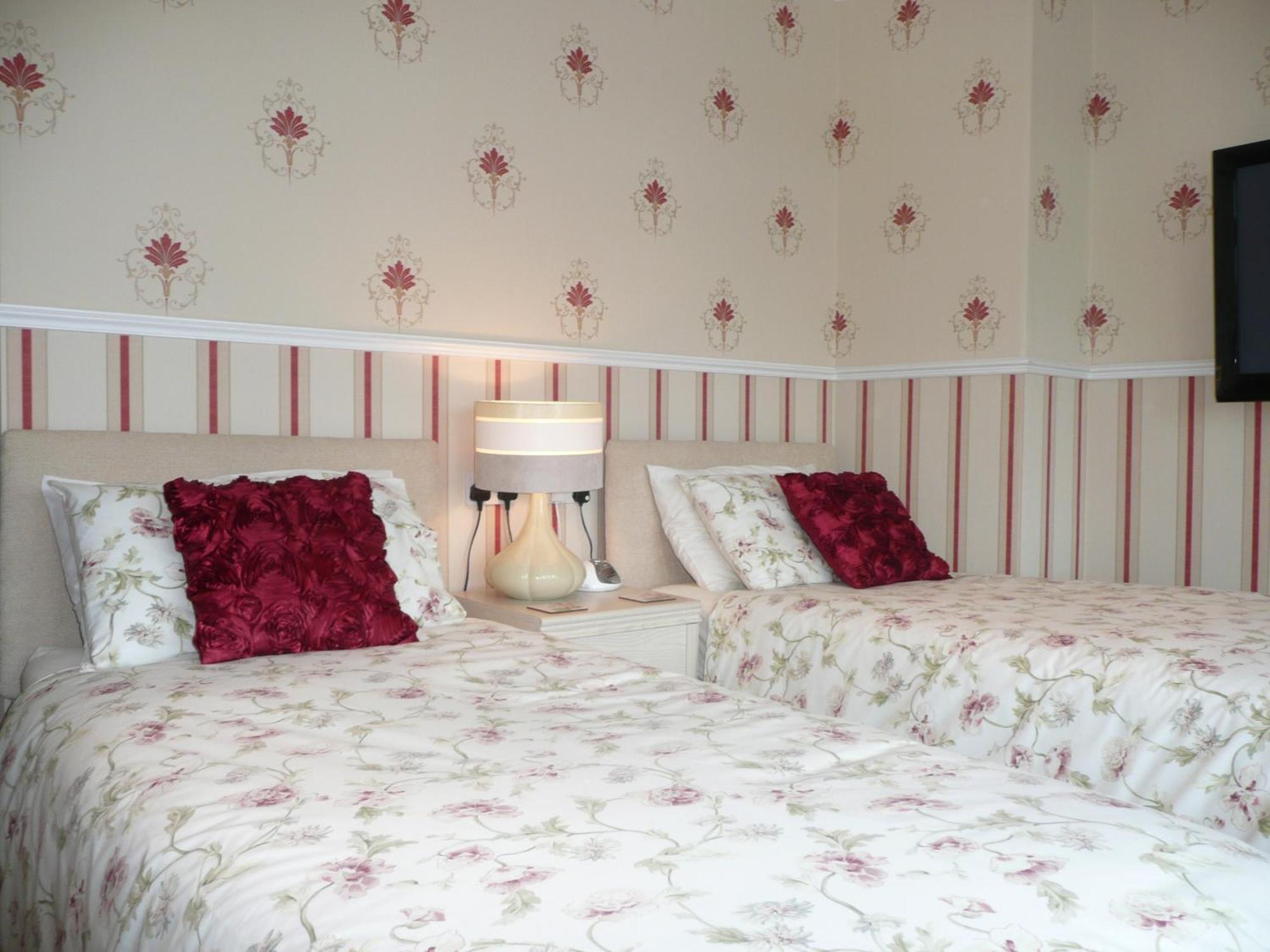 Cherry Blossom Guest House 휫비 외부 사진