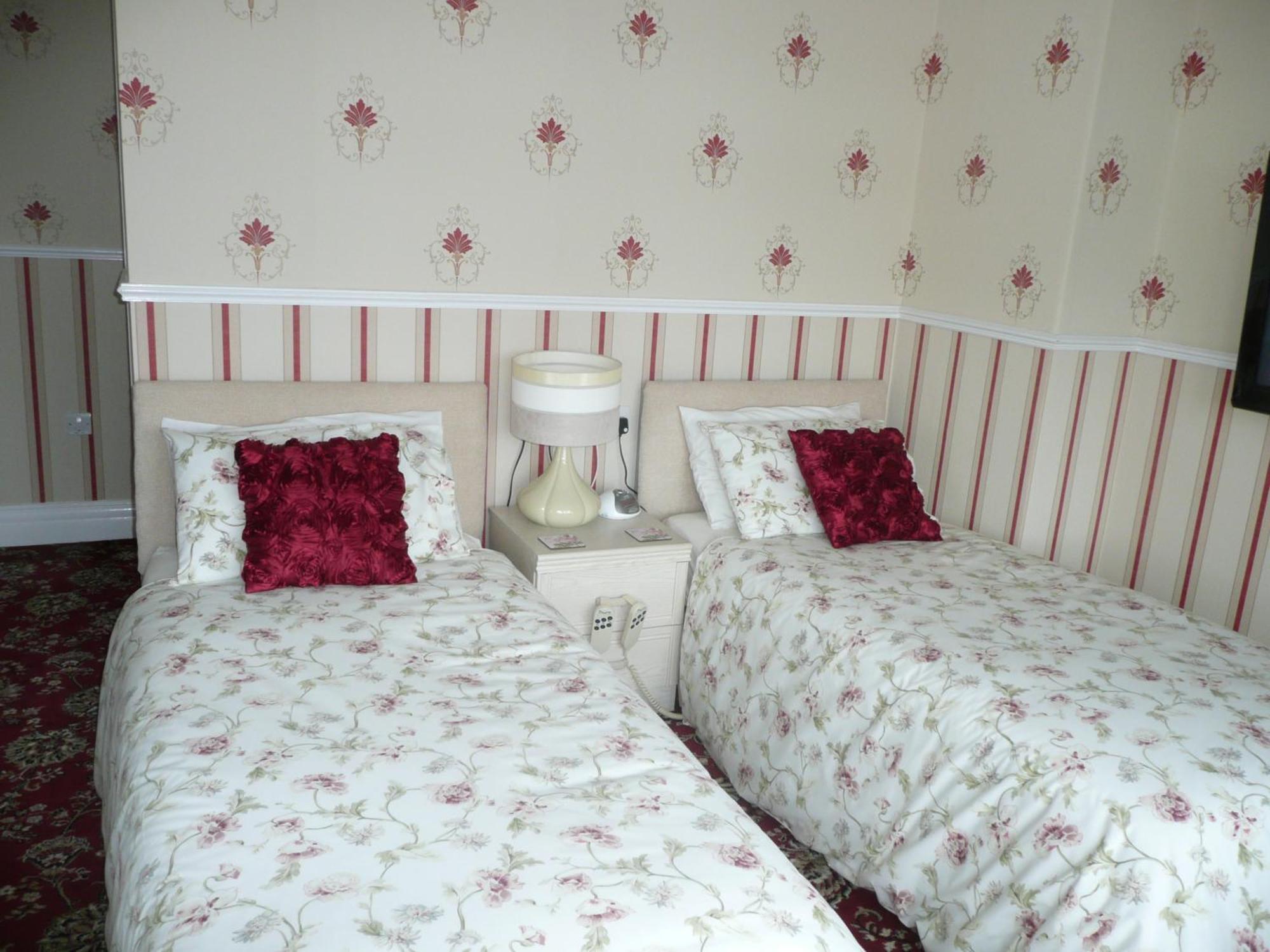 Cherry Blossom Guest House 휫비 외부 사진