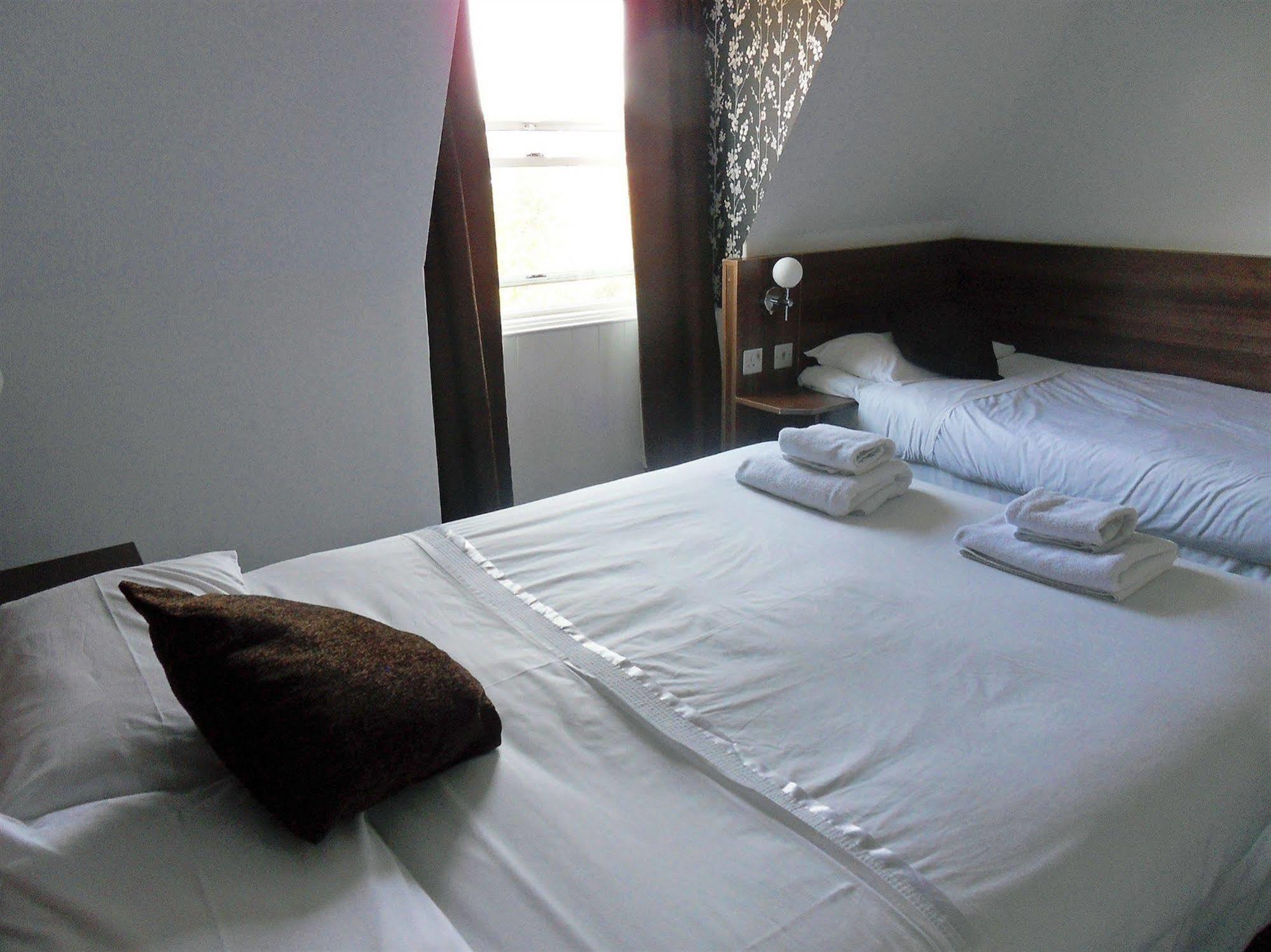 Cherry Blossom Guest House 휫비 외부 사진