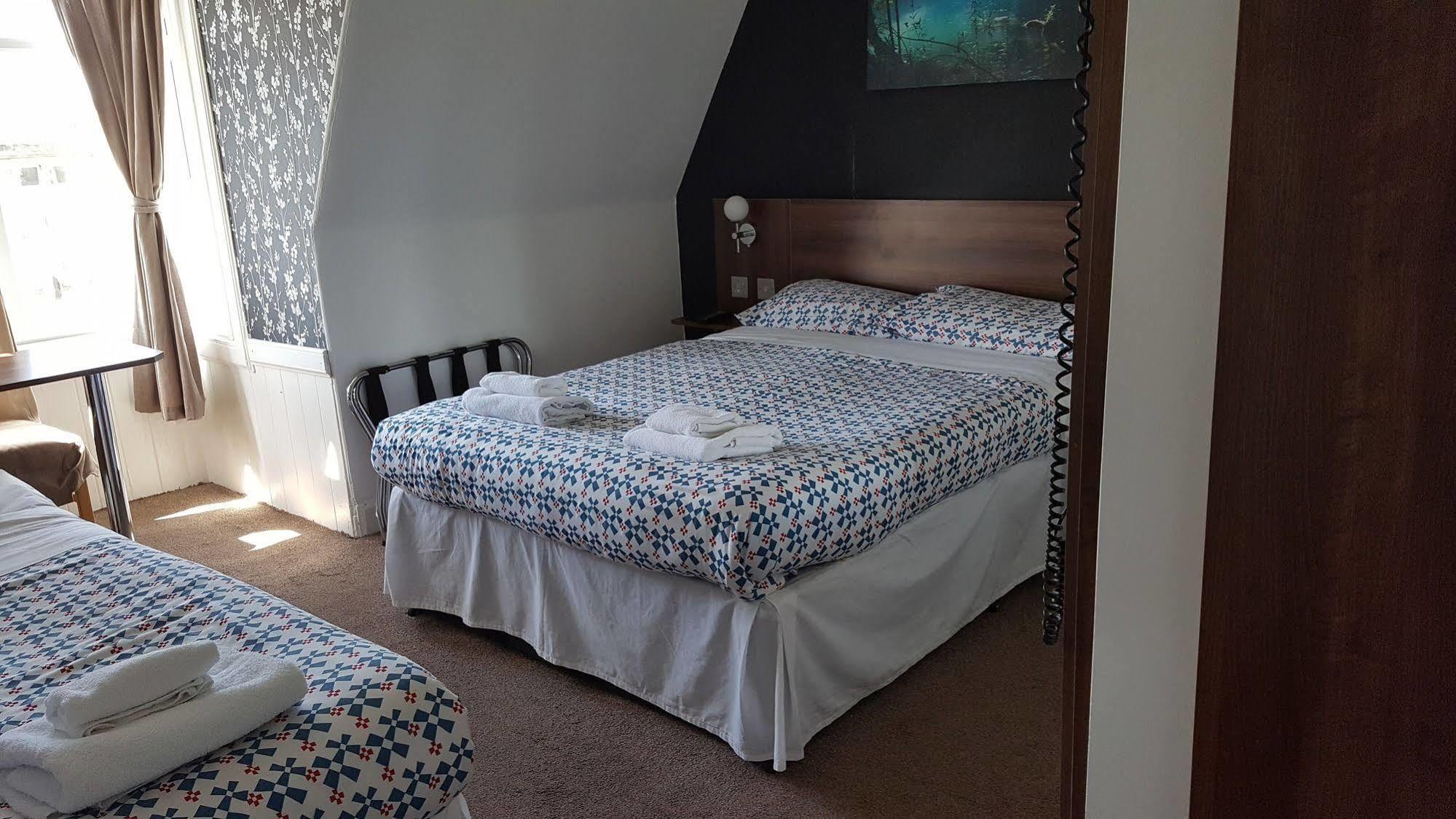 Cherry Blossom Guest House 휫비 외부 사진